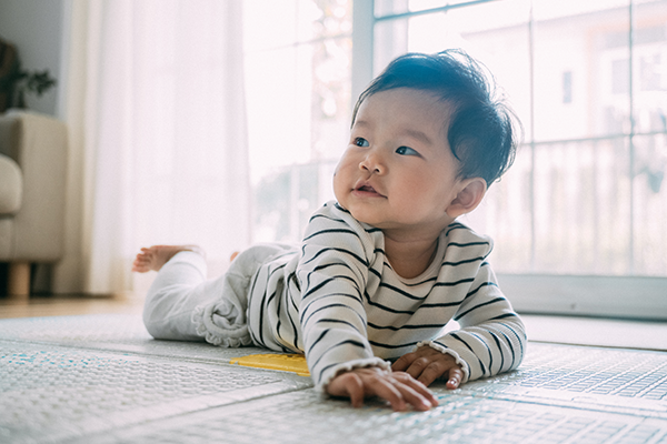 4 month clearance old baby