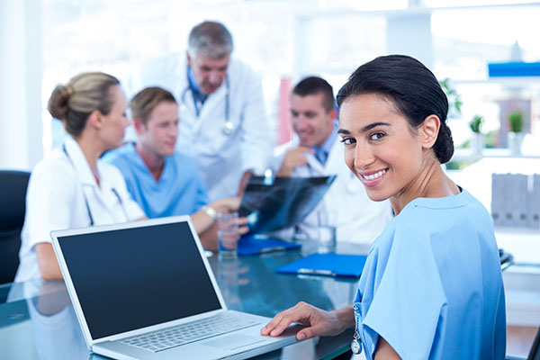 students observing doctors